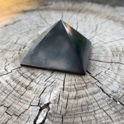 Grande pyramide en shungite