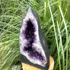 Alternative view of Géode d'améthyste 24,34kg