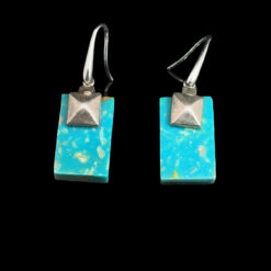 Alternative view of Pendants d'oreilles rectangulaires en turquoise et argent 925