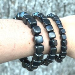 Alternative view of Bracelet cube en shungite