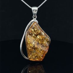 Pendentif en ambre facetté et argent 925