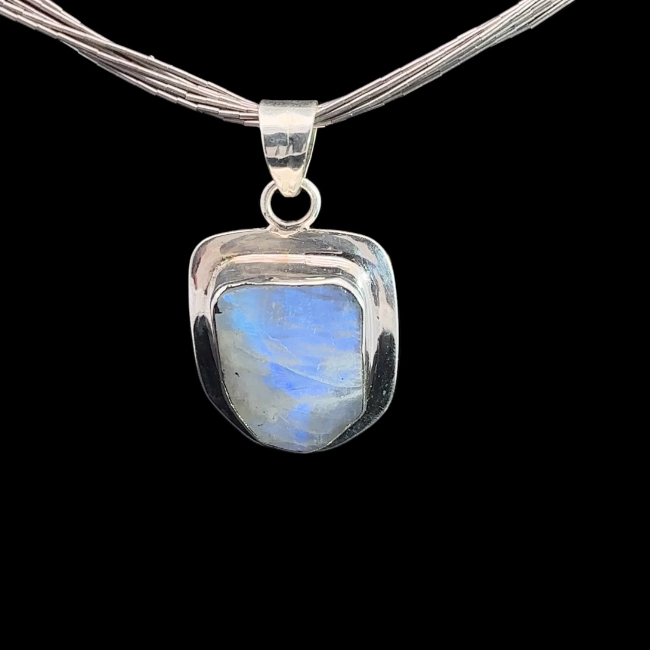 Freeform moonstone and 925 silver pendant - Image 2