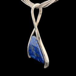 Alternative view of Pendentif design moderne Lapis lazuli et argent 925