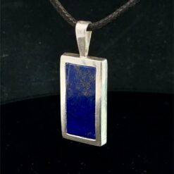 Alternative view of Pendentif homme en lapis lazuli et argent 925