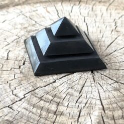 Pyramide Saqqara en shungite