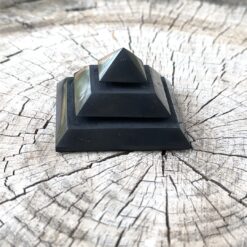 Alternative view of Pyramide Saqqara en shungite