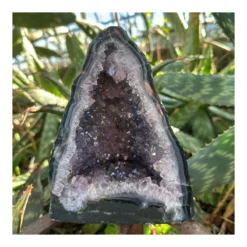 Petite géode d'améthyste 2,5kg