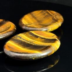 Alternative view of Galet anti-stress en oeil de tigre
