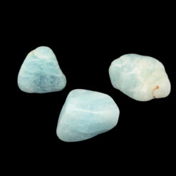 Aquamarine tumbled stone 3 to 4 cm