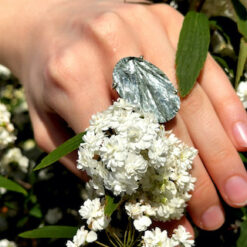 Adjustable 925 silver and raw seraphinite ring
