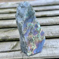 Alternative view of labradorite violette semi-polie 261g