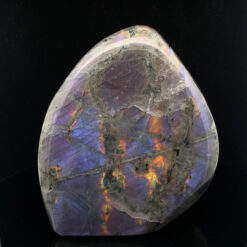 labradorite violette polie 696g