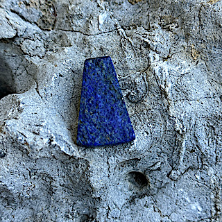 Drilled lapis lazuli pendant, premium quality - Image 6