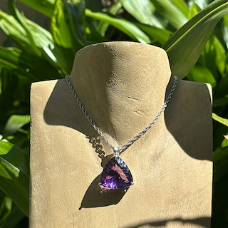 Faceted amethyst and silver pendant - Image 3