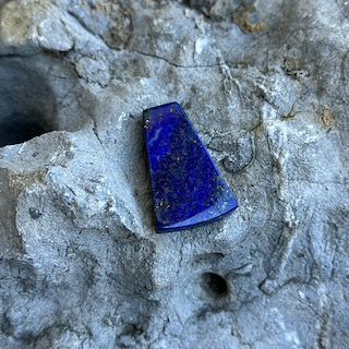 Drilled lapis lazuli pendant, premium quality - Image 3