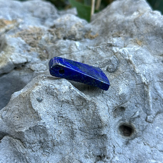 Drilled lapis lazuli pendant, premium quality - Image 4
