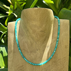 Alternative view of Collier en amazonite perles carrées facettées