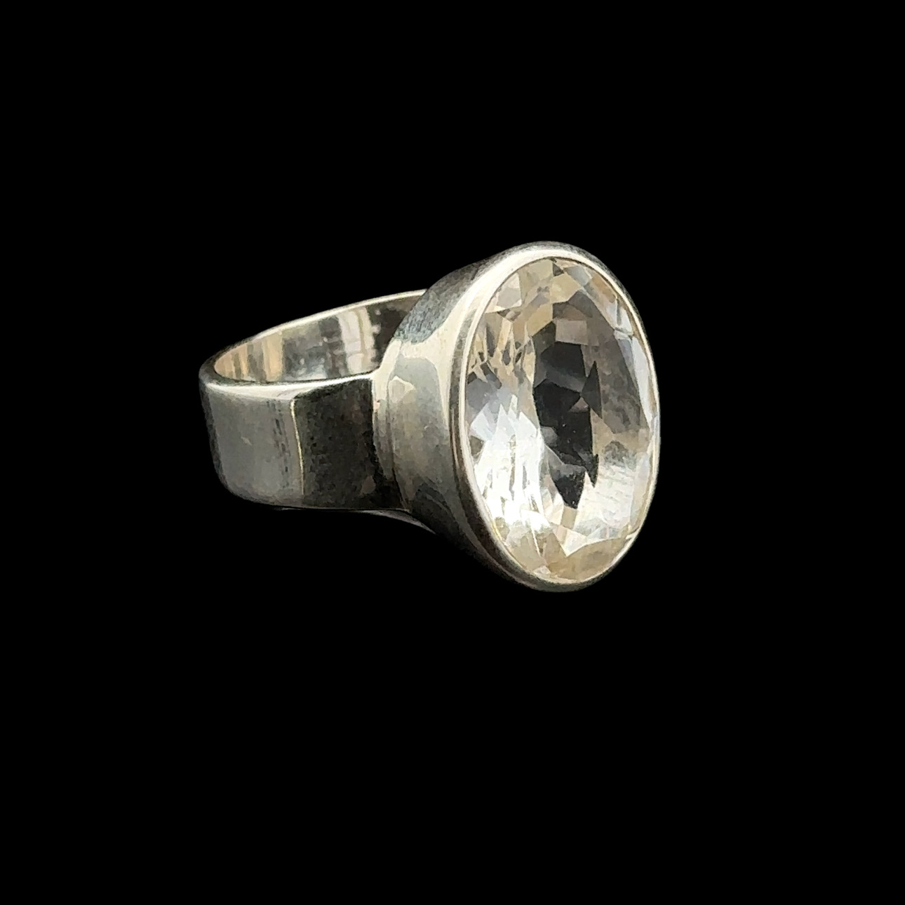 Oval faceted rock crystal ring Size 57 - Image 4