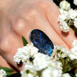 Alternative view of Bague réglable en labradorite brute et argent 925