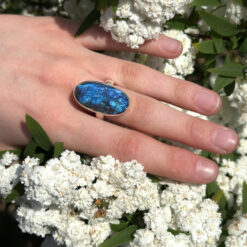 Alternative view of Bague en labradorite brute et argent 925 - Taille réglable