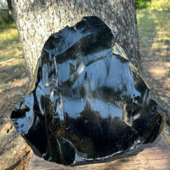 Alternative view of Bloc d'obsidienne noire brute 18KG