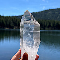 Alternative view of Pointe XL de quartz lémurien