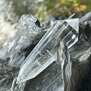 Vogel double-terminated 12-facet clear quartz point 11 cm - Image 5