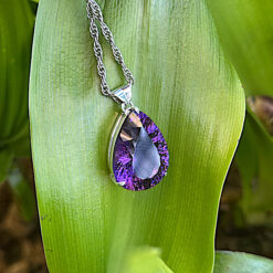 Alternative view of Pendentif goutte en améthyste facettée et argent