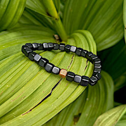 Alternative view of Bracelet cube en shungite avec perle en cuivre