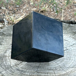 Alternative view of Cube de shungite avec coin coupé 10cm