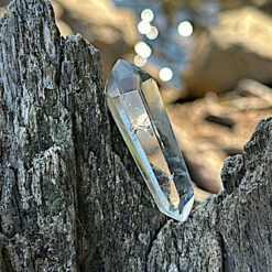 Alternative view of Pointe de cristal de roche biterminée XS