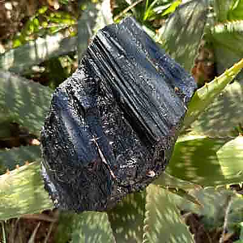 Raw black tourmaline 2.66 kg - Image 4