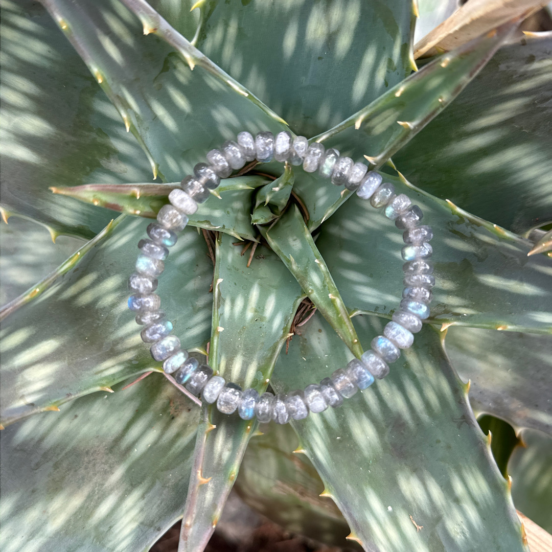 Premium quality labradorite button bead bracelet 4 and 6mm - Image 5