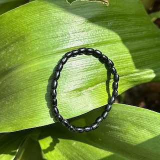 Black tourmaline bracelet, seed bead shape - Image 4