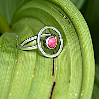 Thulite and silver ring with adjustable band - Image 4