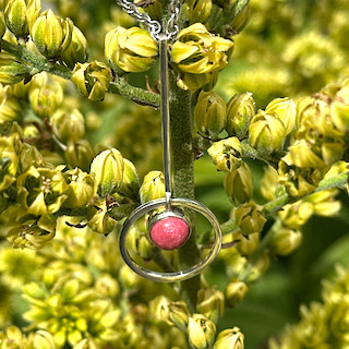 Thulite and silver pendant - long version - Image 5