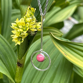 Thulite and silver pendant - long version - Image 6