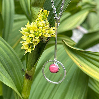Thulite and silver pendant - long version - Image 2