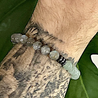 A-grade 8 mm Burmese Jade and Labradorite Bracelet - Image 6