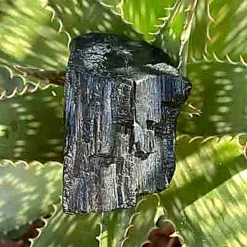 Alternative view of Tourmaline noire brute 580G